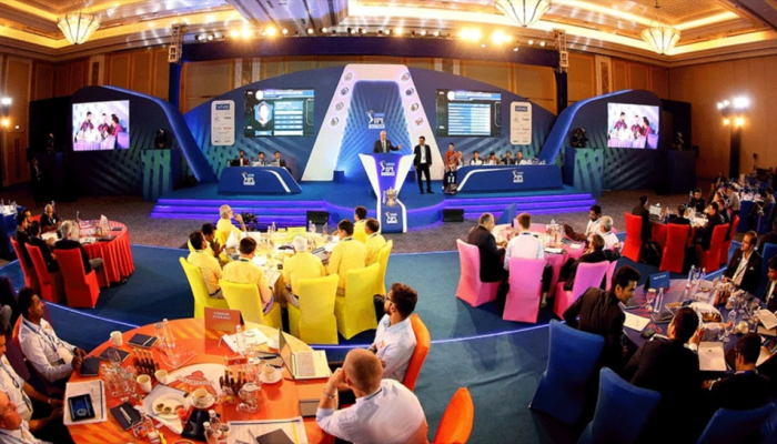 Ipl Mega Auction 2022 | भावाची आत्महत्या, कोरोनामुळे वडिलांचा मृत्यू, हा खेळाडू लिलावात मालामाल 