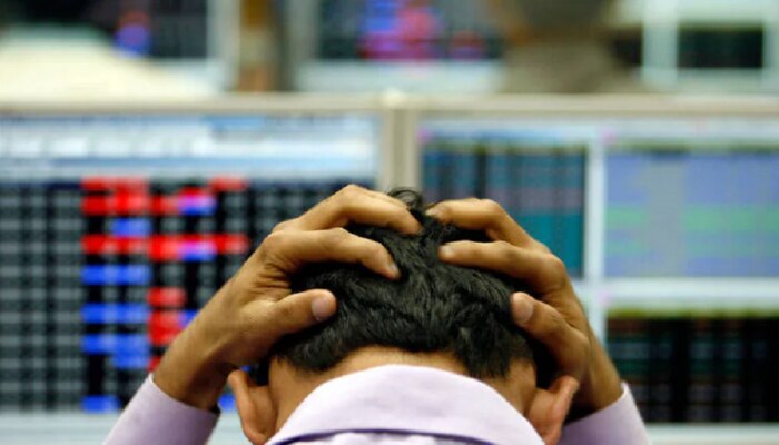 Share market crash | बाजारात तुफान विक्रीचा सपाटा; सेंन्सेक्स तब्बल 1200 अंकानी आदळला