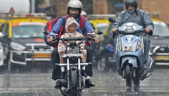 Two Wheeler Rules : दुचाकीवर लहान मुलांना बसवण्याआधी हे नियम जरुर वाचा 