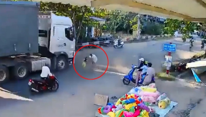 बाजारात मुलाचा हात सोडला आणि असा प्रकार घडला; काळजाचा ठोका चुकवणारा व्हिडीओ