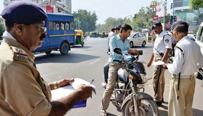 ट्रॅफिक चलनावर मिळतोय बंपर डिस्काउंट, पाहा कुठे आणि कोणाला मिळणार ही ऑफर