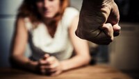 Boyfriend च्या छळाने कोलमडलेली 'ही' सेलिब्रिटी; जाहीरपणे म्हणाली, तो मला... 