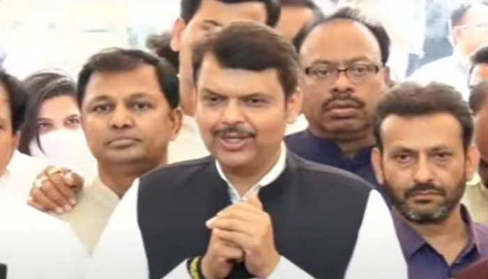 कळसूत्री सरकारने पंचसूत्री बजेट मांडलं, देवेंद्र फडणवीस यांची बोचरी टीका