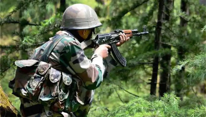 Jammu Kashmir : सुरक्षा दलांसोबतच्या चकमकीत 4 दहशतवाद्यांचा खात्मा