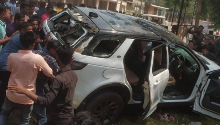 धक्कादायक VIDEO! आमदाराने थेट गर्दीत घुसवली कार, 22 लोकांना चिरडलं 