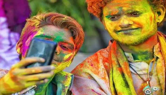 Happy Holi 2022: कोणताही रंग तुमच्या स्मार्टफोनला खराब करु शकणार नाही, फक्त या Tricks फॉलो करा