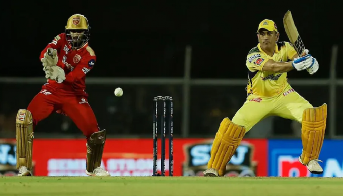 IPL 2022 : डेब्यू करणाऱ्या खेळाडूने मागितला रिव्ह्यू, धोनीही पाहत बसला मात्र...