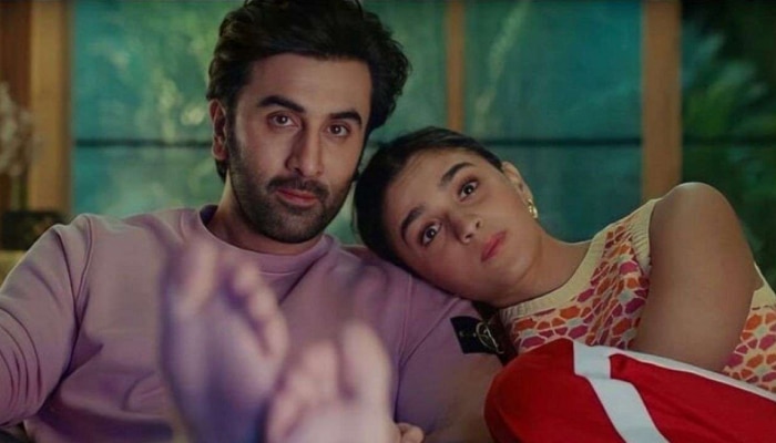 Ranbir- Alia Wedding :  रणबीरनं गर्लफ्रेंडसाठी जिचे कपडे चोरले &#039;ती&#039; जगासमोर येत आलियाबद्दल म्हणाली.... 