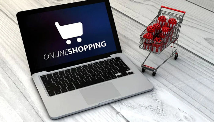 Online Shopping Scam : ऑनलाइन खरेदी करताना 'ही' चूक तुम्हाला महागात पडू शकते...