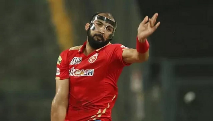 Rishi Dhawan | हेड मास्क घालून मैदानात उतरला हा खेळाडू, काय आहे कारण?