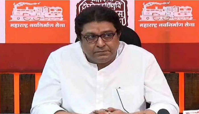 'वर्षा'वर या 3 नेत्यांमध्ये बैठकीनंतर राज ठाकरे यांच्यावर गुन्हा दाखल