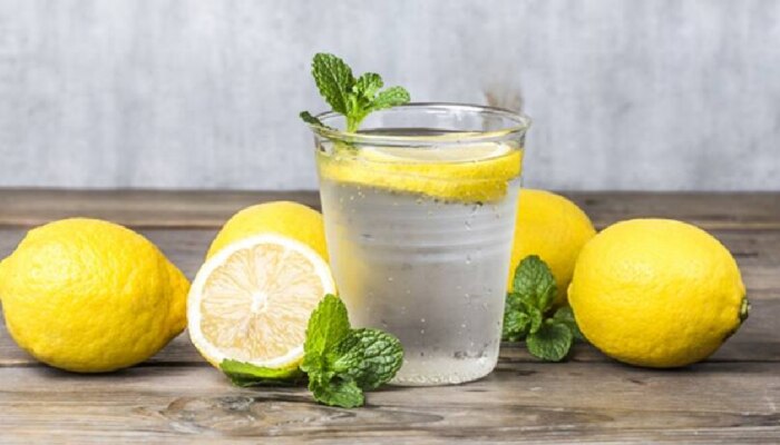 Lemon Water: डिटॉक्स करण्यासाठी लिंबू पाणी ठरतं का फायदेशीर?