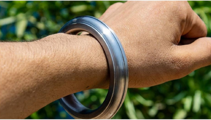 Parad Kada Benefits : पारा धातूचे दागिने घालणे 'या' लोकांसाठी फायद्याचे, रोग दुर करण्यासोबत अतिशय चमत्कारी गुणधर्म