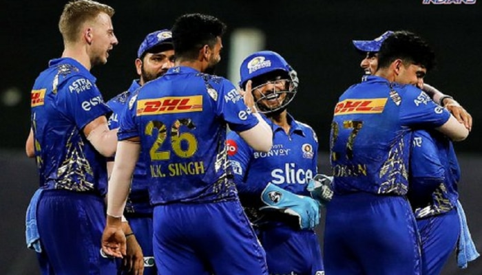 CSK vs MI | मुंबईच्या बॉलिंगसमोर चेन्नईचं लोटांगणं, पलटणला 98 रन्सचं टार्गेट 