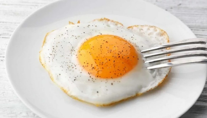उन्हाळ्याच्या दिवसात अंडं खाणं फायदेशीर की अपायकारक? पाहा सत्य!
