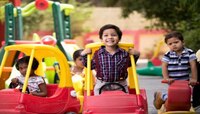 Parenting Tips| तुमच्या 'या' सवयींमुळे मुलांच्या मनावर येतं मोठं दडपण; लगेचच थांबा