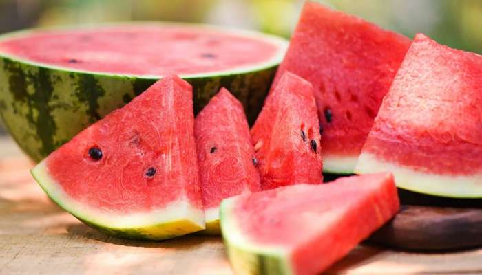 Watermelon Benefits : टरबूज खाण्याची सर्वोत्तम वेळ आणि योग्य मार्ग माहित आहे का?