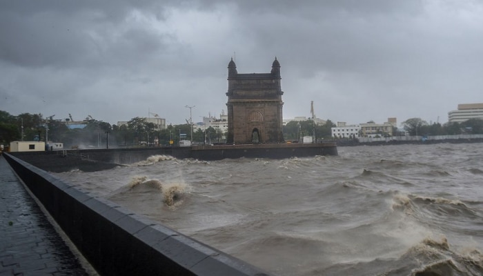 Monsoon Update : कोकणासह मुंबईत रिमझिम पाऊस; ऐन उकाड्यात काहीसा दिलासा 