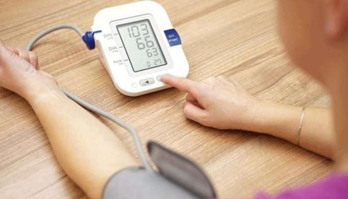 low Blood Pressure: रक्तदाब कमी झाल्यावर हे ड्रायफ्रुट्स खा, आराम मिळेल