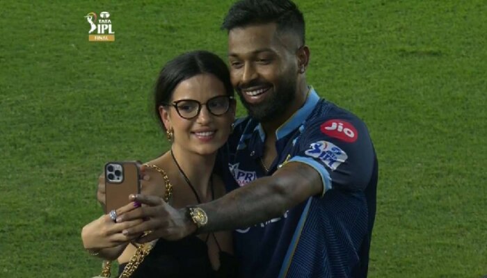 VIDEO: IPL विजयानंतर Hardik Pandya च्या &#039;सौ.&#039; भावूक, पतीच्या मिठीचा आधार