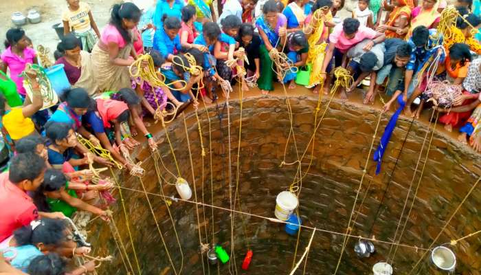 मेळघाटातील अनेक गावात पाण्याची तीव्र टंचाई; आदिवासी बांधवांची पाण्यासाठी दाहीदिशा भटकंती