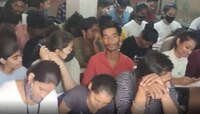 परीक्षेचे वाजले तीनतेरा, एकाच बेंचवर तीन-तीन विद्यार्थी
