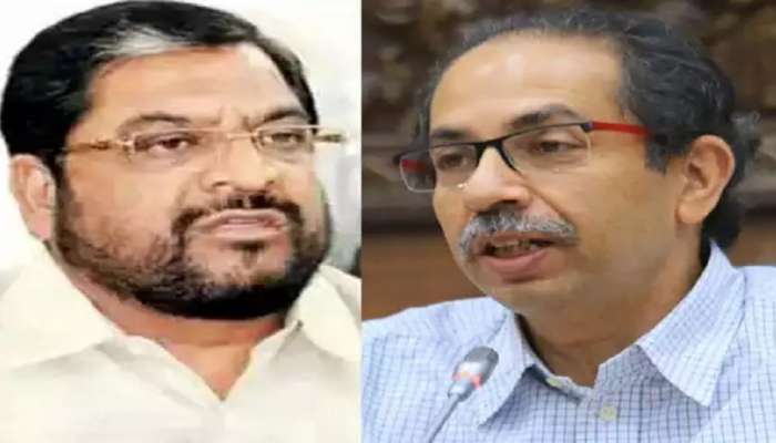 राजू शेट्टी यांचा मुख्यमंत्र्यांना सवाल, ते दोघे कारखानदार.. पण तुमचं काय?