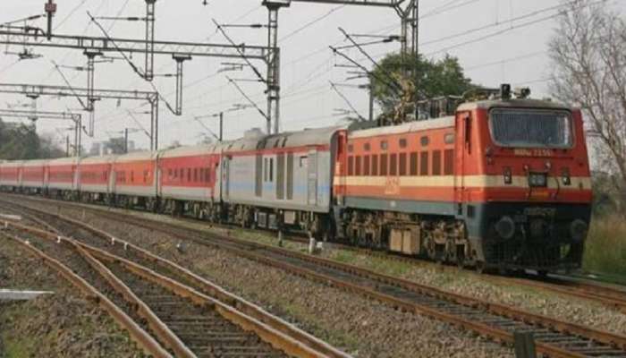 कोकण रेल्वे मार्गावर आता मुंबई-मडगाव सुपरफास्ट विशेष गाडी
