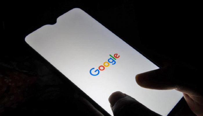 Google सर्च करताच समोर आलं आईचं सत्य, ऐकून मुलाला बसला मोठा धक्का