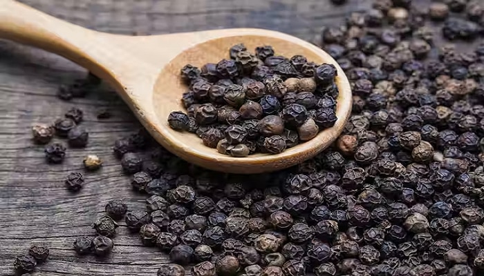 Black pepper is a remedy for colds and coughs