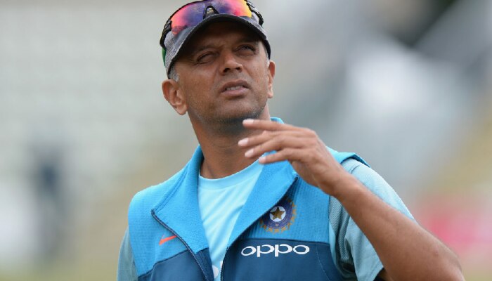 कर्णधारपद सोडा, टीममध्ये &#039;या&#039; खेळाडूला स्थानंही नाही; Rahul Dravid यांनी कारकीर्द संपवल्याचा आरोप