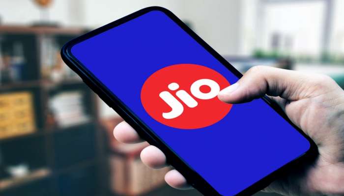 Jio ने युजर्सला दिला मोठा झटका! 'या' स्वस्त प्लॅन्सचे दर कडाडले; जाणून घ्या नवीन किंमती 