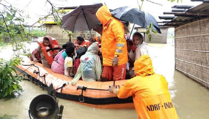 आसाममध्ये महापुराचं रौद्र रूप, 30 जणांनी गमावला जीव