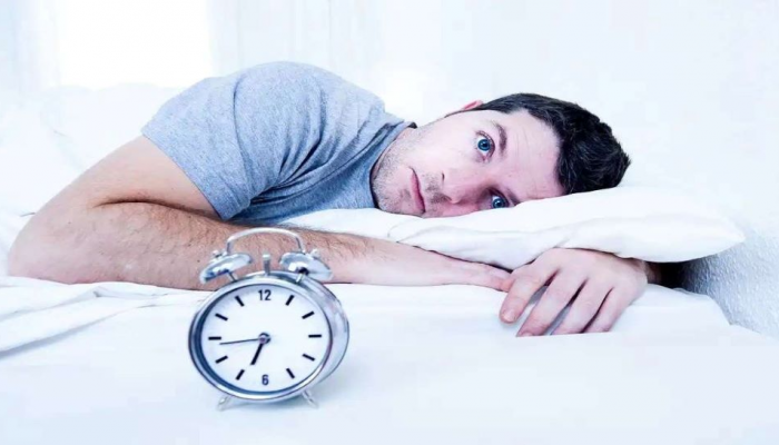 Health Care Tips: तुम्हाला देखील रात्रीची झोप येत नाही? मग 'या' गोष्टींचे पालन करा