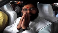 एकनाथ शिंदे यांच्या गटातून निसटला सेना आमदार, चिखलातून वाट, दुचाकीवरुन प्रवास