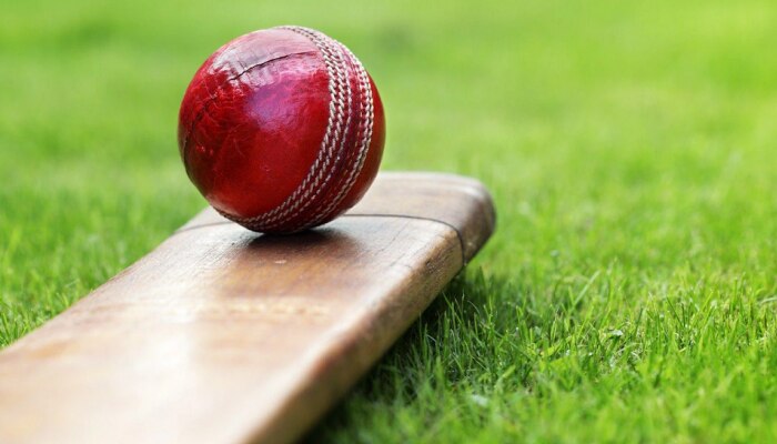 Veteran Cricketer Hospitalized : दिग्गज क्रिकेटपटूची प्रकृती बिघडली, ICUमध्ये उपचार सुरु