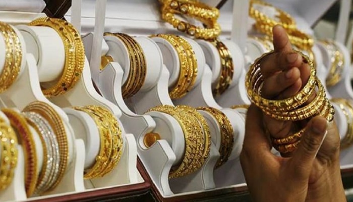 Gold Price Today | सोने-चांदीच्या किंमतीत मोठी घट; रेकॉर्ड स्तरावरून &#039;इतक्या&#039; रुपयांनी स्वस्त