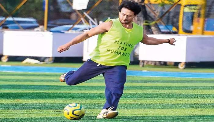   रोनाल्डो, मेस्सीलाही लाजवेल असा Tiger Shroff चा गोल, VIDEO एकदा पाहाचं 