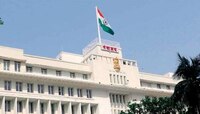सत्तासंघर्षाच्या राजकारणात अधिकाऱ्यांची गोची; मंत्रालयीन कामातून अचानक दांड्या