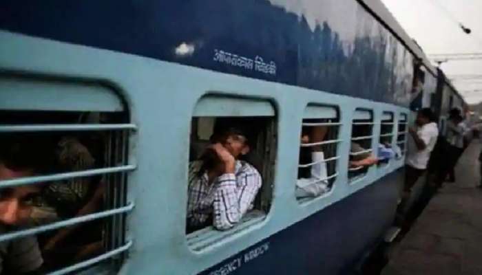 Indian Railways: रेल्वेतील टॉयलेट यापुढे स्वच्छ असणार! रेल्वेने उचललं मोठं पाऊल