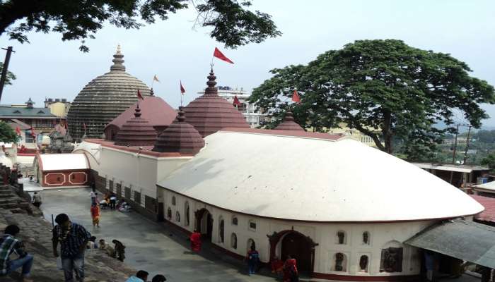  एकनाथ शिंदेंनी आशिर्वाद घेतलेल्या कामाख्या देवीचा इतिहास तुम्हाला करेल आश्चर्यचकित 