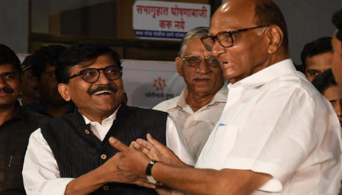 'संजय राऊत यांनी 56 वर्षांचा स्वाभिमान बारामतीच्या दावणीला बांधला' शिवसेनेच्या माजी मंत्र्याची टीका