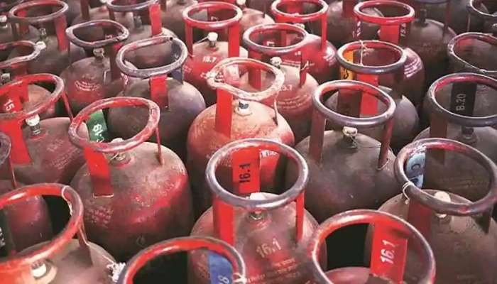 LPG Gas Cylinder Price | गॅस सिलिंडरच्या किंमती 200 रुपयांनी स्वस्त; सर्वसामान्यांना दिलासा