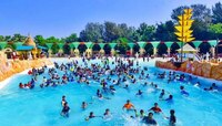 water kingdom पर्यटकांच्या गर्दीने फुलले 