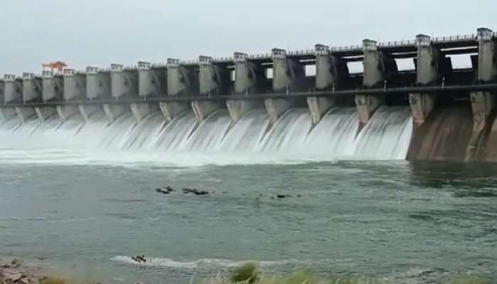 पंचगंगा नदीने इशारा पातळी ओलांडली,अलमट्टी धरणातून 75 हजार क्यूसेस पाण्याचा विसर्ग