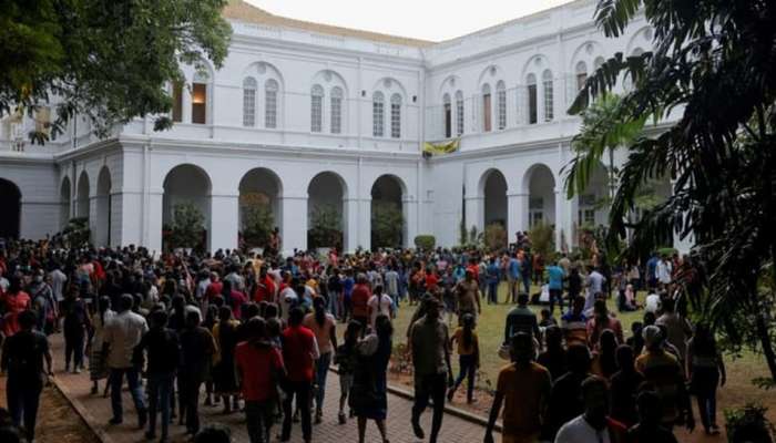 Sri Lanka Crisis: राष्ट्रपती, PM निवासस्थानानंतर आंदोलकांची आता थेट संसद भवनावर धडक