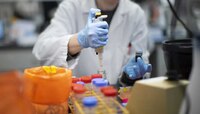 Coronavirus: कोरोना व्हायरसच्या व्हेरिएंटमध्ये बदल झाल्याचा संशय