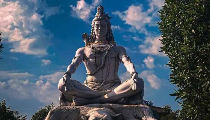 सोमवारी करा &#039;महामृत्युंजय&#039; मंत्राचा जप, फायदे जाणून तुम्हालाही वाटेल आश्चर्य