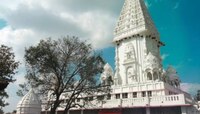'या' मंदिरातील मूर्ती रात्री करतात चमत्कार; शास्त्रज्ञांही पाहून हैराण!