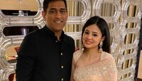 हे काय करतेय धोनीची पत्नी साक्षी? सोशल मीडियावर व्हायरल होतोय व्हिडीओ